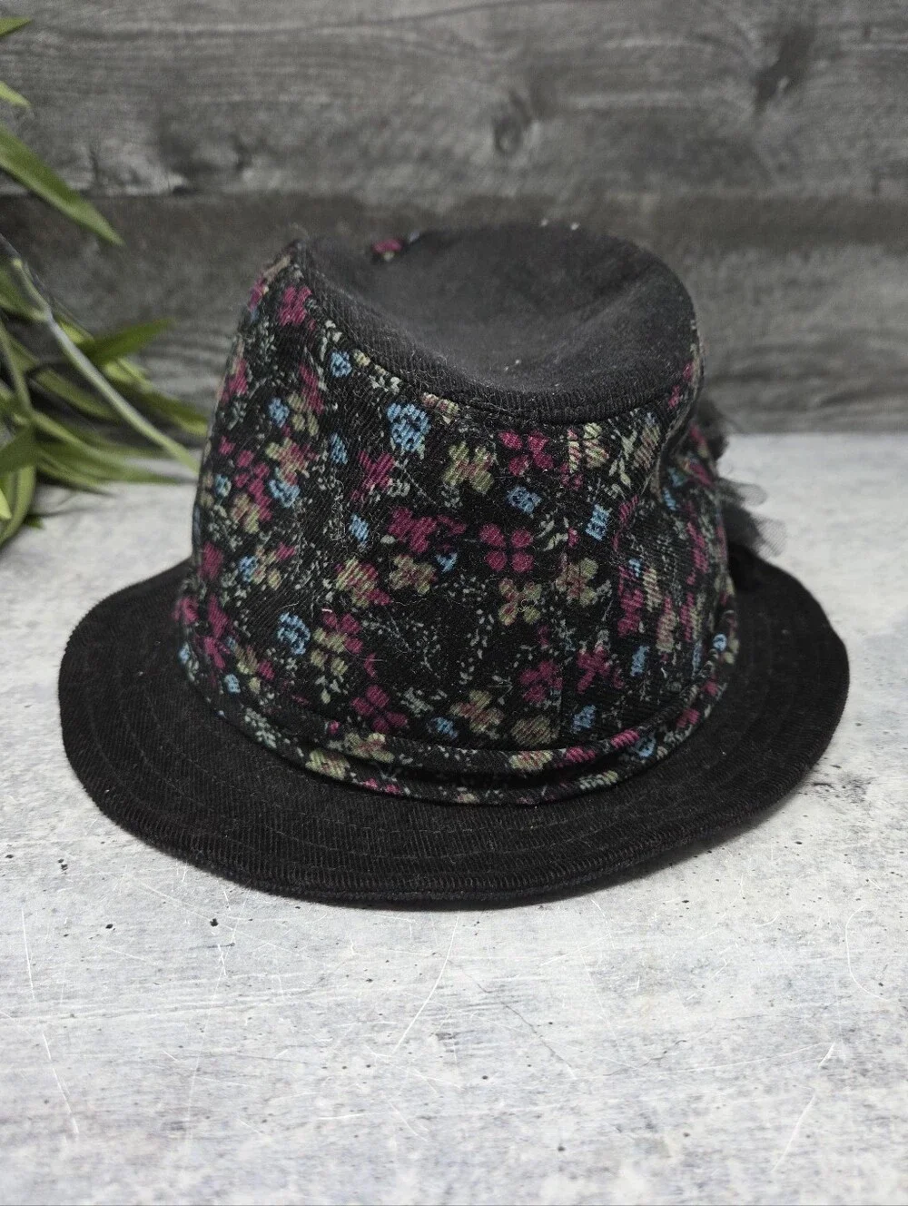 Black Multicolor Floral Print Short-Brimmed Fedora Hat Mesh Flower Accent